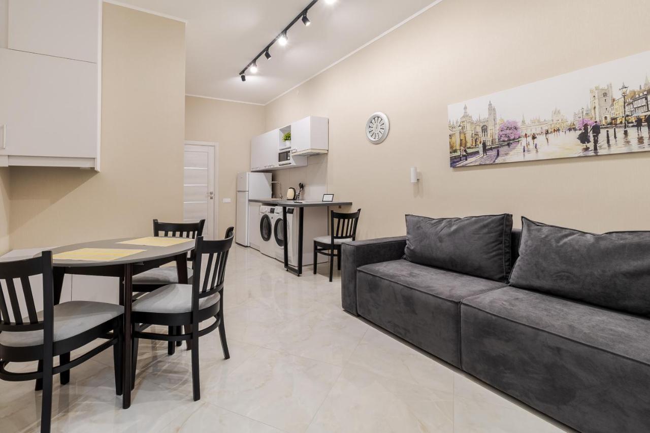 דירות לבוב Luxury Flat In Downtown 2 מראה חיצוני תמונה