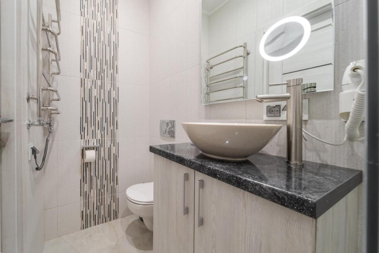 דירות לבוב Luxury Flat In Downtown 2 מראה חיצוני תמונה