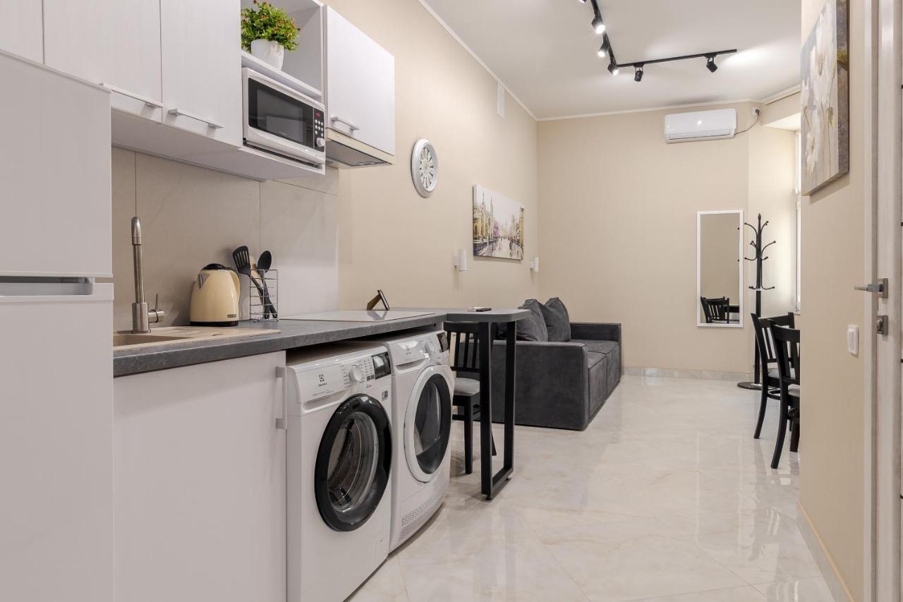 דירות לבוב Luxury Flat In Downtown 2 מראה חיצוני תמונה
